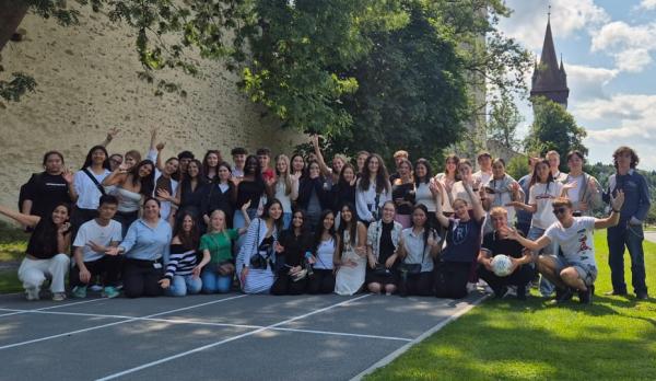 Олон улсын орчинд өсөх боломж