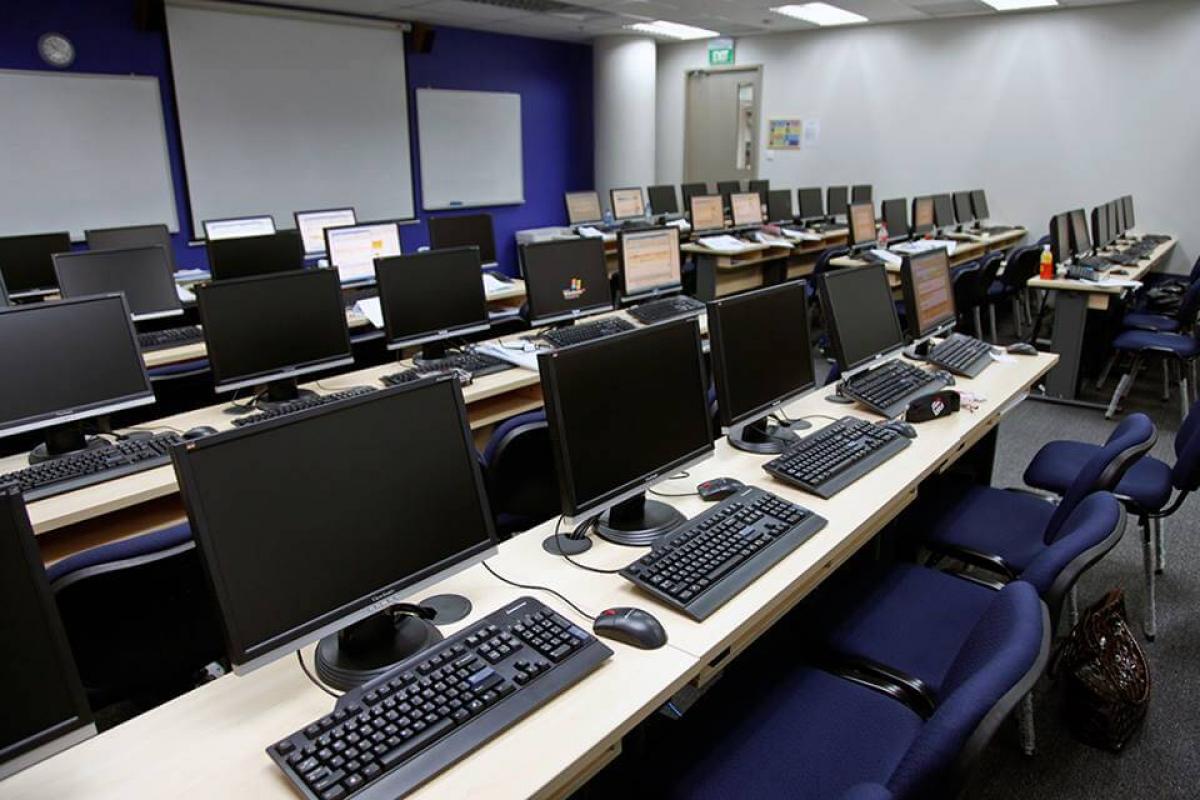 Fbun lab что это. Computer Lab. Lab это в информатике. Компьютер хона. Сингапурский университет технологий планировка кабинеты.