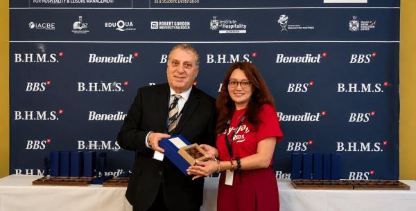Швейцарьт боловсрол эзэмших нь: "Easy go" агентлаг BHMS Summit 2026-аас "Хамгийн итгэлтэй түнш"  шагнал хүртлээ!